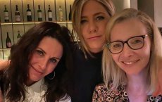 В сети появилось фото со съемок сериала Друзья