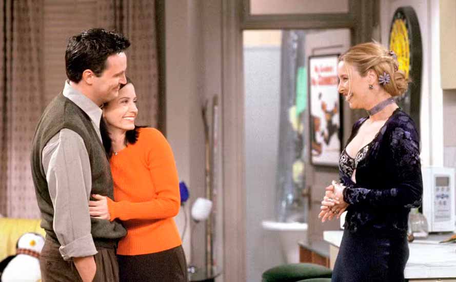 Почему Друзьям не стоило менять историю Моники и Чендлера