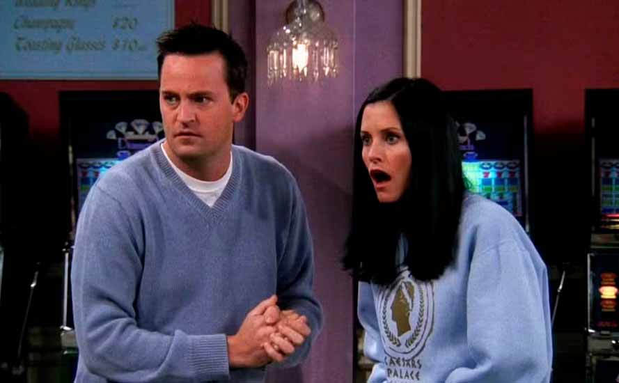 Почему Друзьям не стоило менять историю Моники и Чендлера